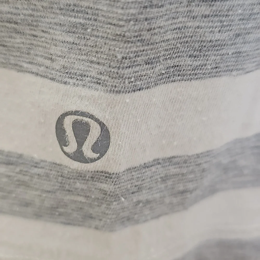 206. Lululemon Devotion long sleeve - Picture 8 of 8